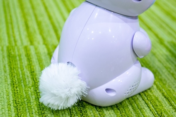 前代未聞！ 食べて”うんちする”ウサギ型ロボット「はらぺこラビット」、タカラトミーが発売へ