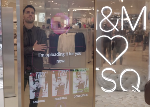 H＆Mタイムズスクエア店で「ボイスインタラクティブミラー」を導入