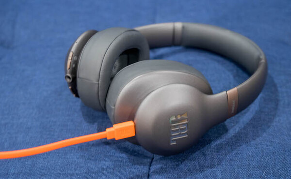 JBL初の「Googleアシスタント」搭載オーバーイヤーヘッドホン「JBL EVEREST 710GA」実機レビュー