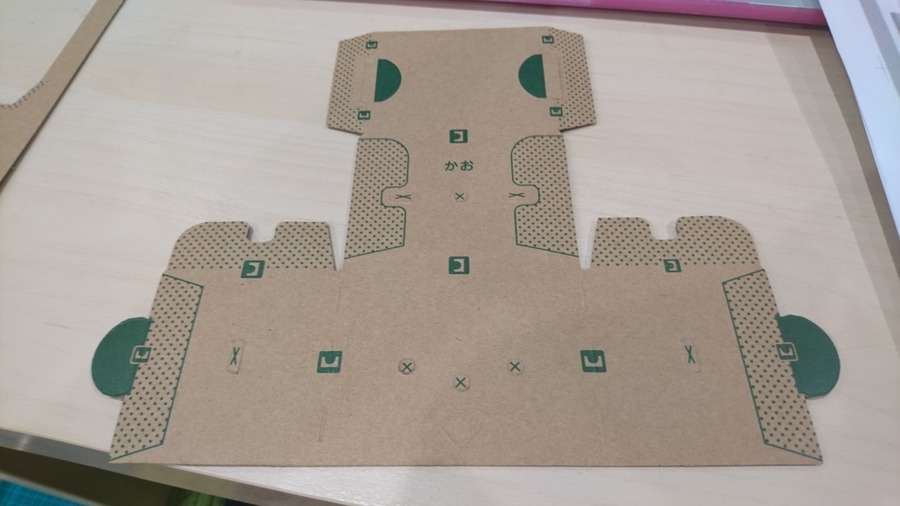 【本日発売！】ダンボールを素材にした「embot（エムボット）」の製品版を作ってみました！