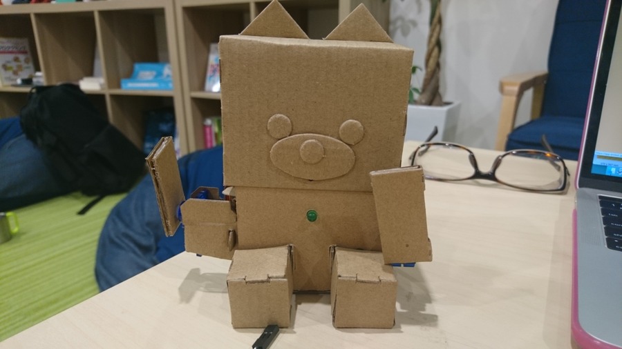 【本日発売！】ダンボールを素材にした「embot（エムボット）」の製品版を作ってみました！