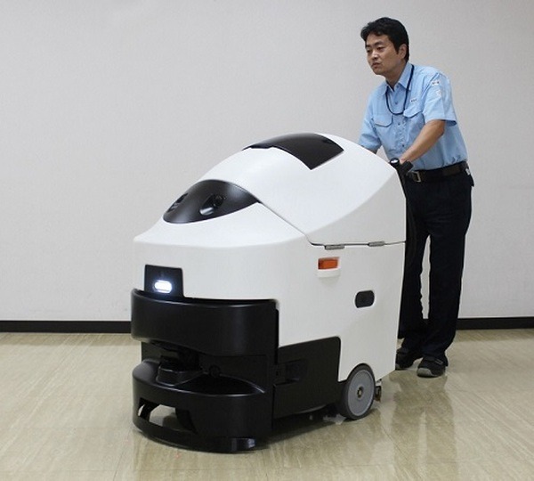 アマノの自律走行式ロボット床面洗浄機「EGrobo」、障害物回避機能を搭載、清掃能力60％向上