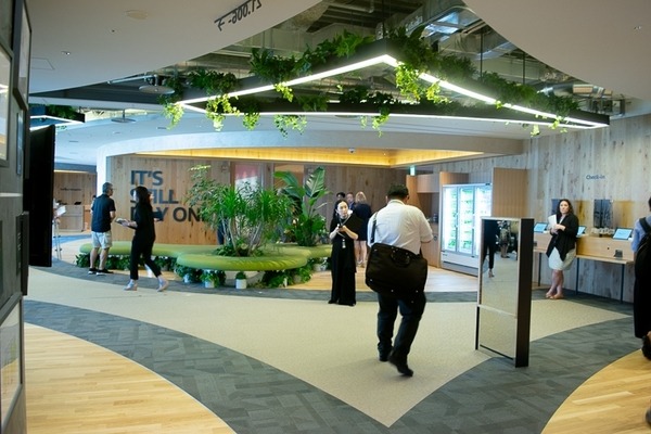 【フォトレポート】Amazonの新オフィスが初お披露目　多様性と働きやすさを重視