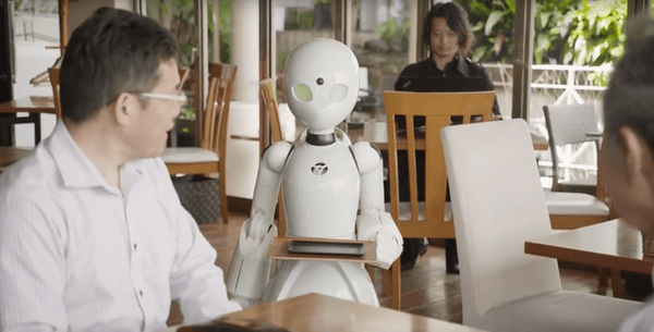 「寝たきりでも分身ロボットで働けるカフェ」が示す協働の未来　NTT東日本×オリィ研究所/講演会レポート