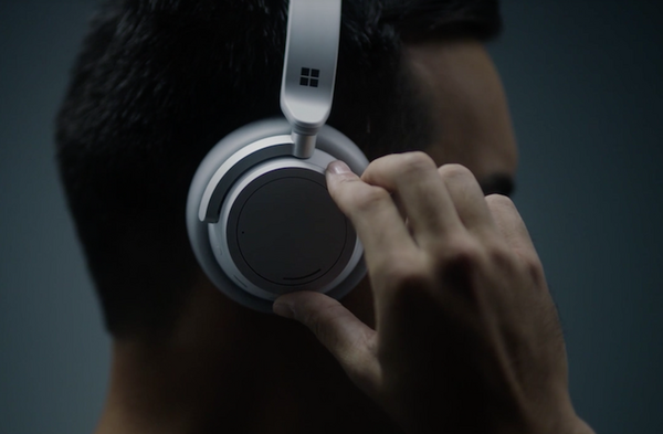 マイクロソフトがCortana搭載のヘッドホン「Surface Headphones」を発表