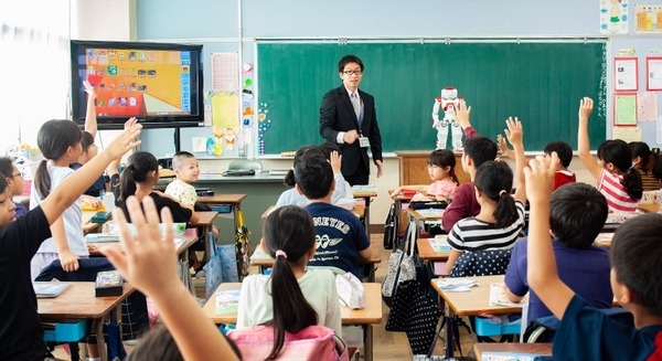 公立小学校でロボット「NAO」を英語教育に活用 ～生きた英語を学ぶ～ 相模原市教委【教育現場とロボット】