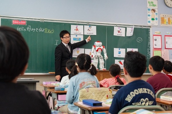 公立小学校でロボット「NAO」を英語教育に活用 ～生きた英語を学ぶ～ 相模原市教委【教育現場とロボット】