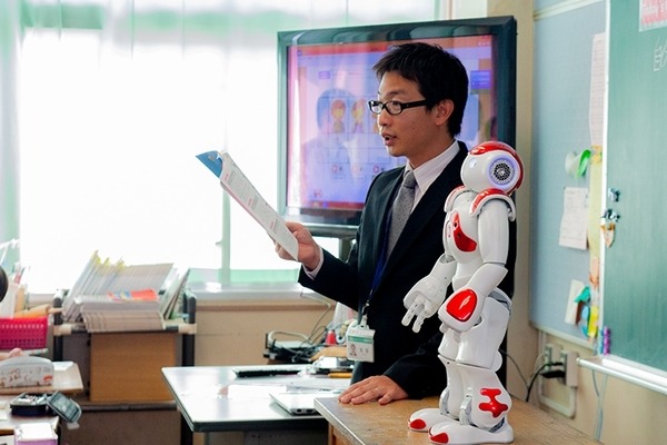 公立小学校でロボット「NAO」を英語教育に活用 ～生きた英語を学ぶ～ 相模原市教委【教育現場とロボット】