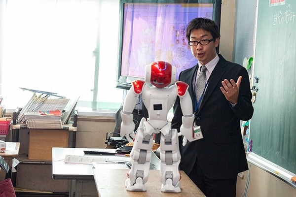 公立小学校でロボット「NAO」を英語教育に活用 ～生きた英語を学ぶ～ 相模原市教委【教育現場とロボット】
