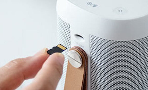 サンワサプライがAlexa搭載のスマートスピーカー「400-SP072W」を発売。バッテリー搭載で16,800円。