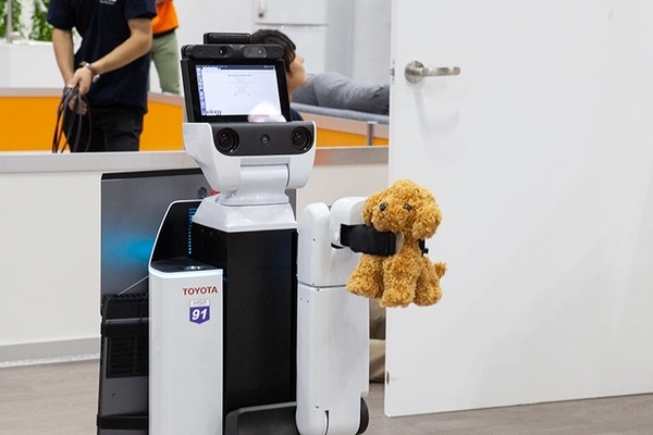 散らかった部屋をロボットが片付けてくれる未来　WRS「サービスカテゴリー」ってどんな競技？競技委員長に聞く / World Robot Summit 2018