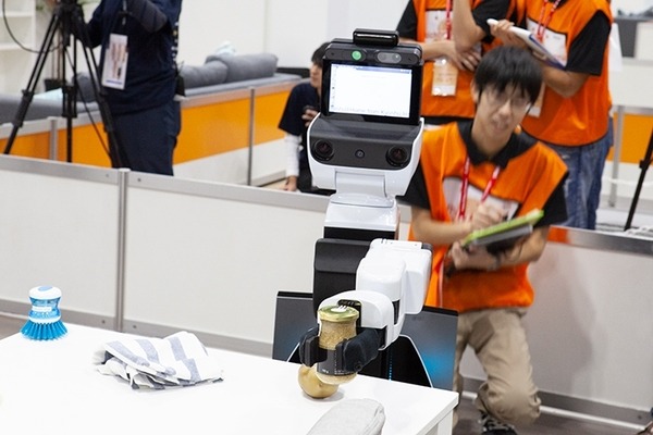 散らかった部屋をロボットが片付けてくれる未来　WRS「サービスカテゴリー」ってどんな競技？競技委員長に聞く / World Robot Summit 2018