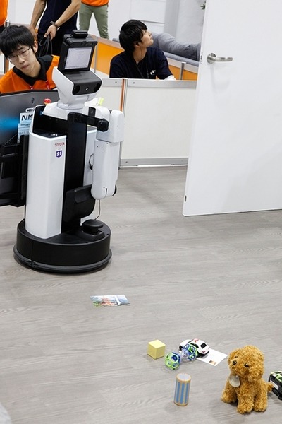 散らかった部屋をロボットが片付けてくれる未来　WRS「サービスカテゴリー」ってどんな競技？競技委員長に聞く / World Robot Summit 2018