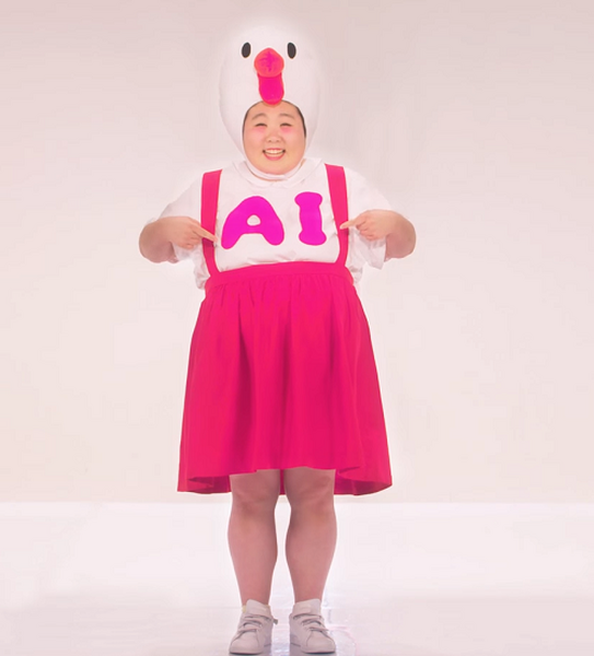 関西テレビが「AIギャグロボット」を開発！ 1000以上の質問にボケで回答