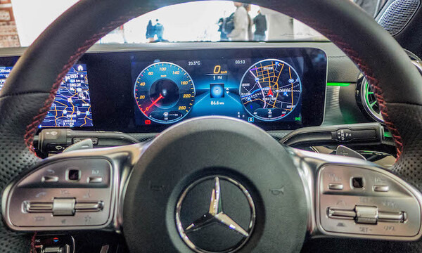 「Hi, メルセデス！電動ブラインドを閉めて」ベンツを音声制御できる「MBUX」体験レポート、本当に会話は通じるのか