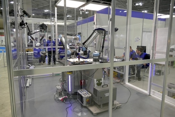 単なる最適化を超え、人とロボットで新しい価値を生み出す　UR社創業者が考える「インダストリー5.0」とは