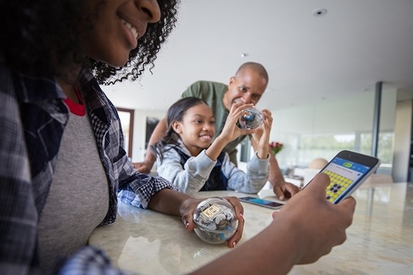 プログラミング教育130万人の利用実績を持つスフィロの新製品「Sphero BOLT」(スフィロボルト)が上陸！算数、理科、図工への応用例も紹介