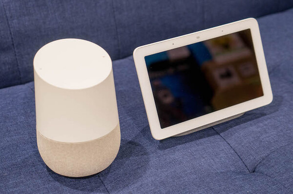 日本未発売の「Google Home Hub」を早速レビュー！ 小さくて可愛いディスプレイ搭載モデル