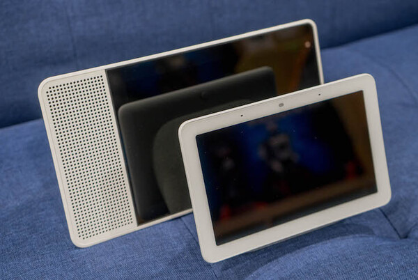 日本未発売の「Google Home Hub」を早速レビュー！ 小さくて可愛いディスプレイ搭載モデル