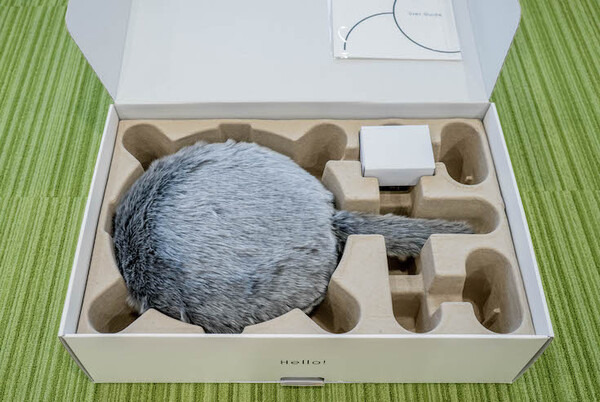 なでるとしっぽをフリフリ！ その構造は？ 注目ロボット「Qoobo」レビュー