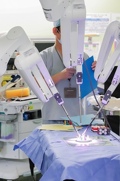 ダビンチのロボット手術の症例1,000件超、聖路加国際病院ロボット手術センターに聞く「ダビンチの実際と今後」(ダビンチ特集 /後編)