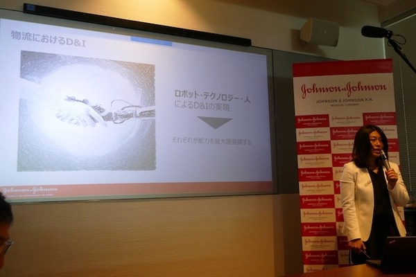 ジョンソン・エンド・ジョンソン、整形外科関連製品を扱うロボット倉庫を公開　ノルウェー製「オートストア」を導入