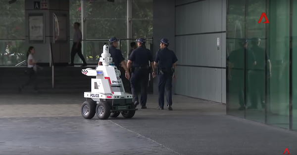 シンガポール警察、ASEAN首脳会議の警備にロボットを活用