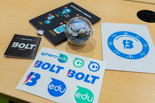【レビュー】スフィロの最新ロボットボール「Sphero BOLT」(1)　特徴と進化したポイント、ドロー・プログラミングに挑戦