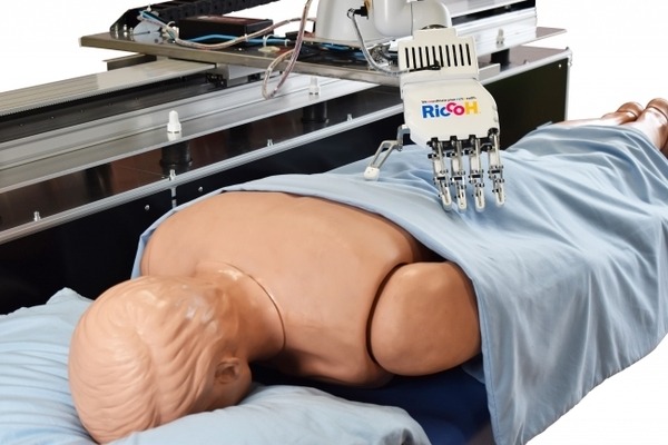 マッサージロボット、リッコーと豊橋技術科学大学が共同開発を開始