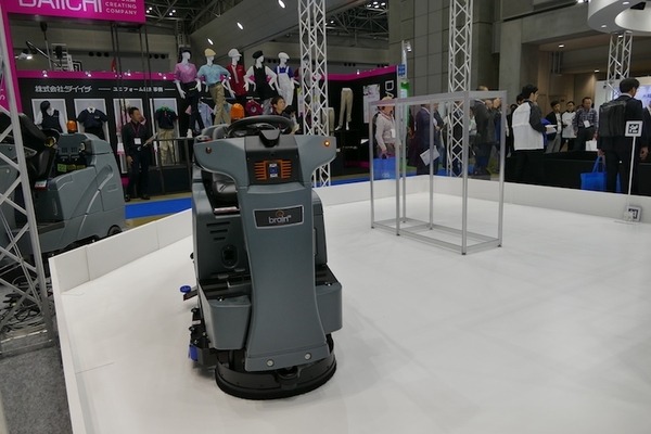 業務用も床掃除はロボットに任せる時代が本格到来　ビルメンヒューマンフェア ＆ クリーンEXPO 2018
