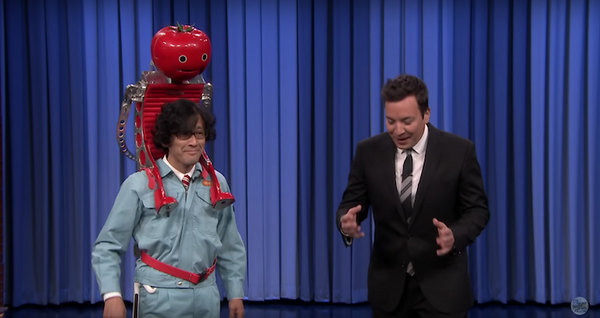 人類滅ぼす発言のロボット「ソフィア」、人間とのデュエット曲を披露【海外の反応】