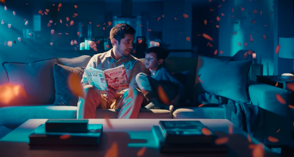 「Googleアシスタント」の新機能7つを紹介　クリスマスには「サンタに電話」