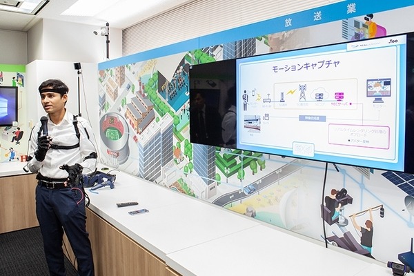 ソフトバンクが新たな5G体験デモを公開！AKB48稲垣香織とエレキコミックが360動画配信で紹介「5G×IoT Studio」お台場ラボのリニューアル