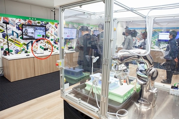 ソフトバンクが新たな5G体験デモを公開！AKB48稲垣香織とエレキコミックが360動画配信で紹介「5G×IoT Studio」お台場ラボのリニューアル
