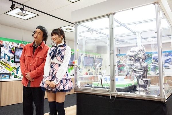 ソフトバンクが新たな5G体験デモを公開！AKB48稲垣香織とエレキコミックが360動画配信で紹介「5G×IoT Studio」お台場ラボのリニューアル