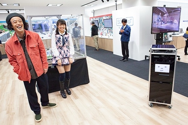 ソフトバンクが開発中の謎のロボットが「5G×IoT Studio」で稼働中！小売業と映像業界、オンラインゲームに「5G」と「MEC」を活用