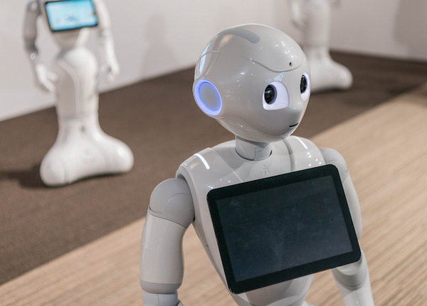 ロボットブームの終焉？ いや、コミュニケーションロボットは日本独自の文化として進化する。