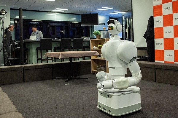 AI搭載の介護支援ロボット「アイオロス・ロボット」徹底解説！エレベータに乗れて、作業に最適なロボットハンドを自分で交換する