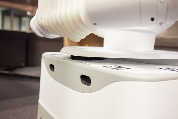 AI搭載の介護支援ロボット「アイオロス・ロボット」徹底解説！エレベータに乗れて、作業に最適なロボットハンドを自分で交換する