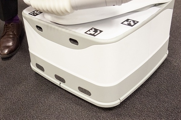 AI搭載の介護支援ロボット「アイオロス・ロボット」徹底解説！エレベータに乗れて、作業に最適なロボットハンドを自分で交換する