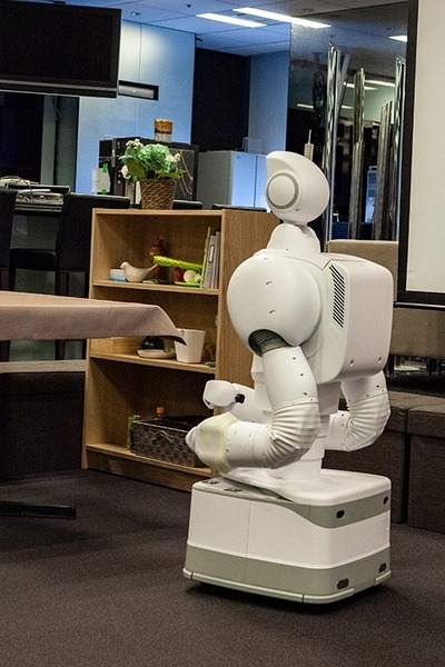 AI搭載の介護支援ロボット「アイオロス・ロボット」徹底解説！エレベータに乗れて、作業に最適なロボットハンドを自分で交換する