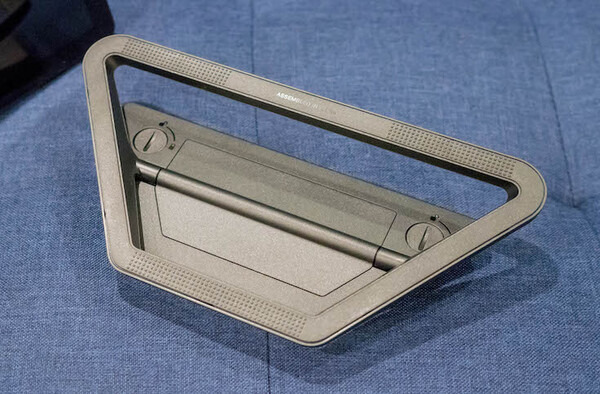 Amazon Echo Show（第2世代）用「角度調節スタンド」レビュー