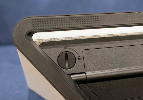 Amazon Echo Show（第2世代）用「角度調節スタンド」レビュー