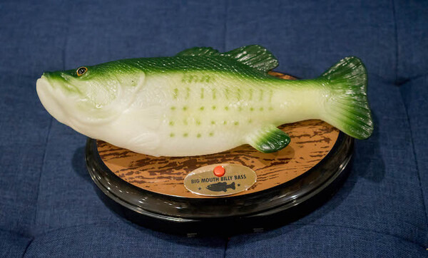 日本未発売・話題のブラックバス風Alexaガジェット「Big Mouth Billy Bass Compatible with Alexa」レビュー！