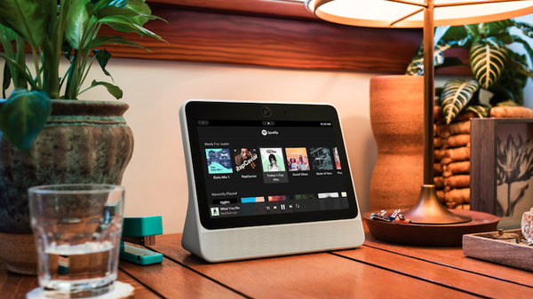 FBのスマートデバイス「Facebook Portal」 開封の儀！ Alexaと独自AIアシスタントを搭載