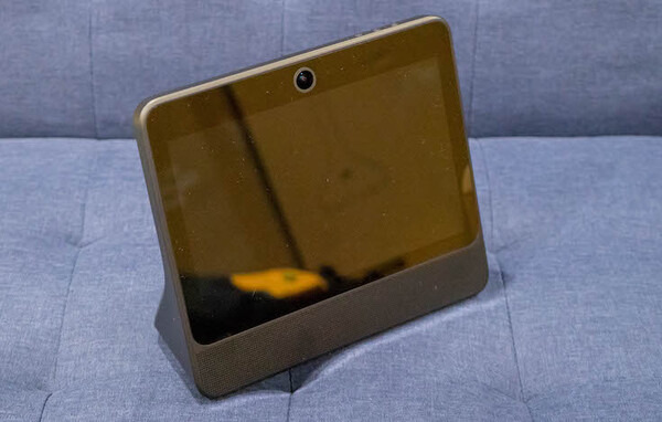 FBのスマートデバイス「Facebook Portal」 開封の儀！ Alexaと独自AIアシスタントを搭載