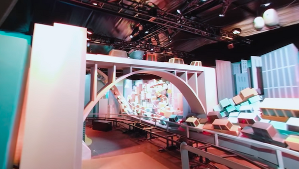 まるで遊園地？ グーグルのアトラクション「The Google Assistant Ride」が凄すぎる #CES2019