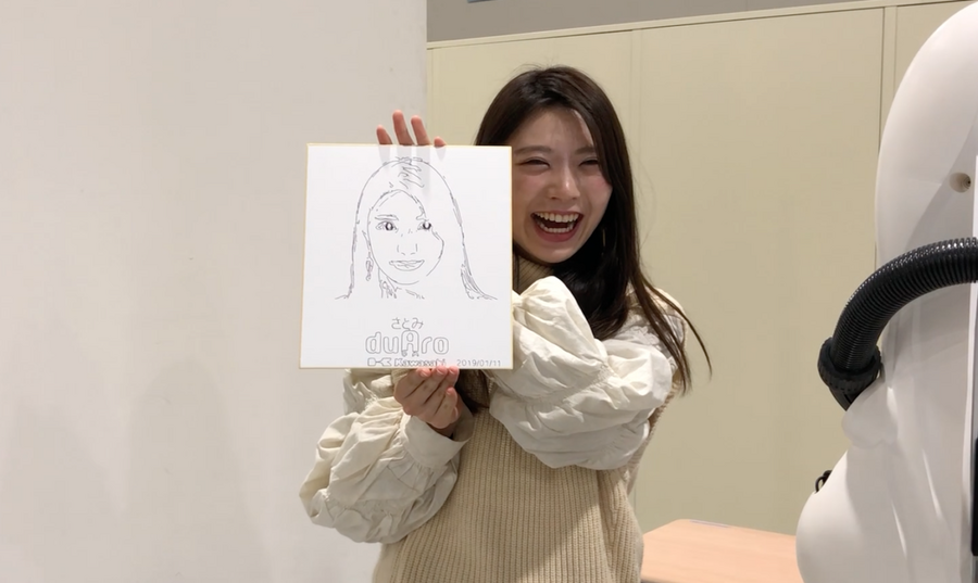 川崎重工の人共存型双腕スカラロボット「duAro」は、女子大生の私でも簡単に使えた！
