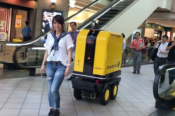 三菱地所がソフトバンクの清掃ロボット「Whiz」を日本初導入、全国のビルや商業施設等に約100台を順次展開予定