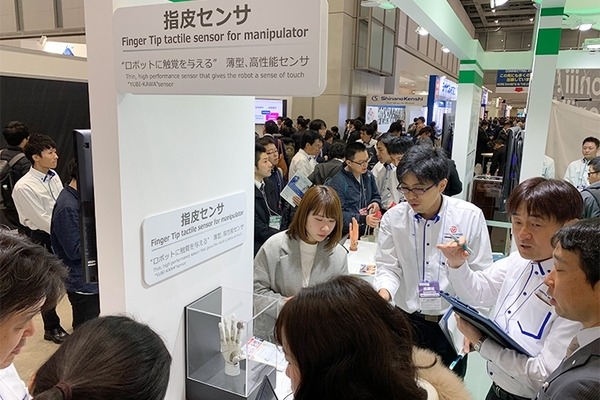 おでんロボ、コンビニ品出しロボ、なんでもグリッパ、指皮センサ・・ロボットの筋肉や感覚になる先進のゴム技術を豊田合成がデモ展示